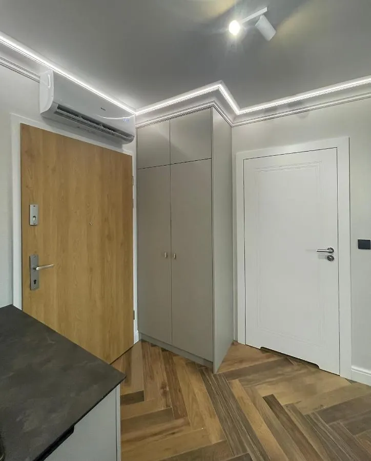 Glam Apartments Teczowa 31A - Free Parking & Wifi 브로츠와프